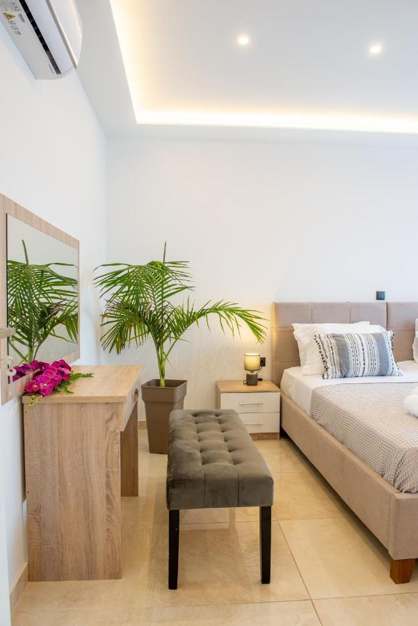 Odyssea Top View & Hot Jacuzzi Front Beach Kremastí Exterior foto
